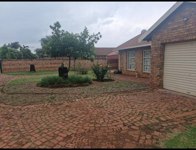 3 BEDROOM HOUSE FOR SALE IN CHANTELLE